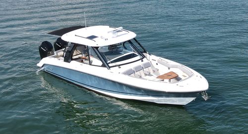 2024 Boston Whaler 380 Realm