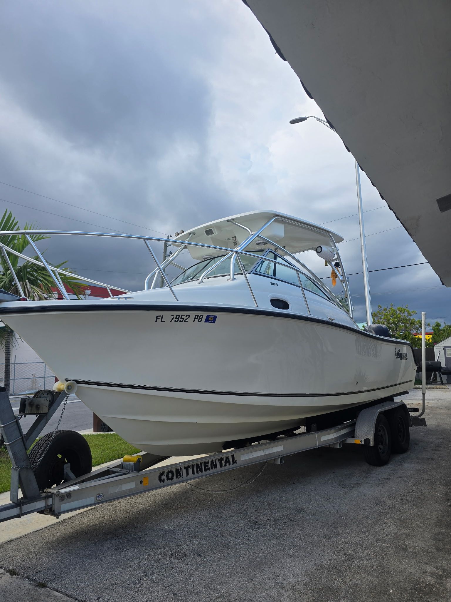 2009 Mako 234 Express