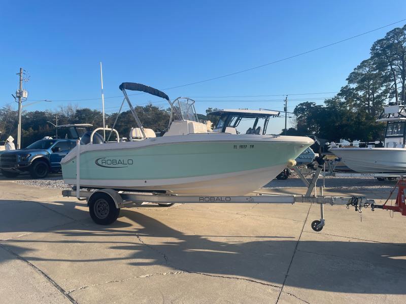 2024 Robalo 180 CC