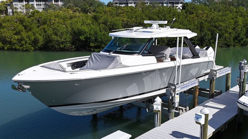 2026 Tiara Yachts 43 LS