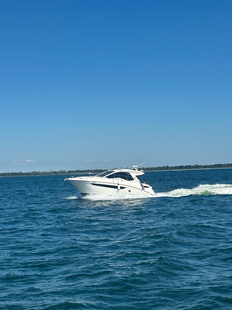 2021 Sea Ray Sundancer Coupe 350