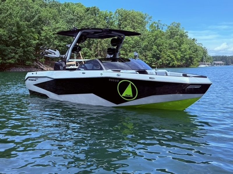 2025 Malibu Wakesetter 25 LSV