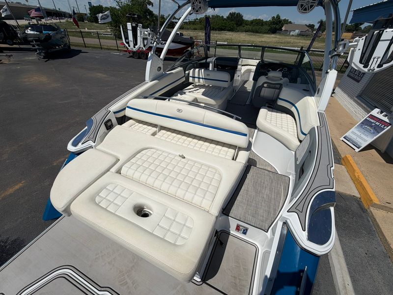 Boat Image 9