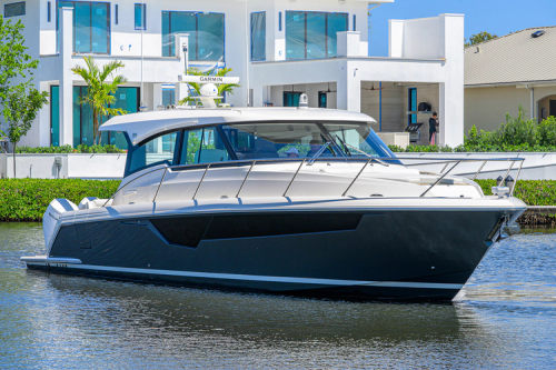 2025 Tiara Yachts 48 Le