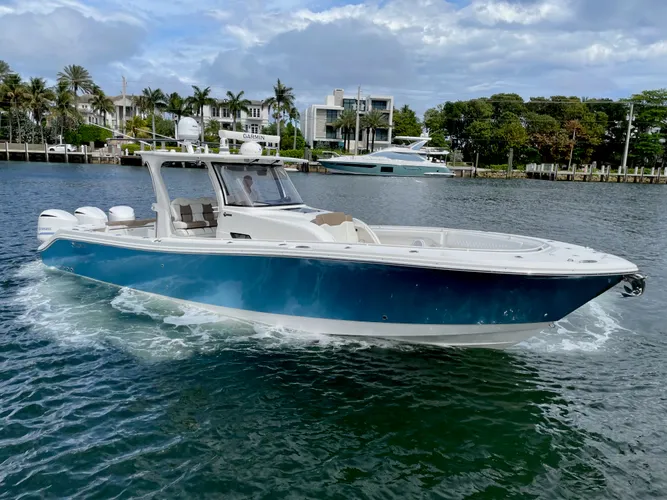 2020 Edgewater 370 Cc