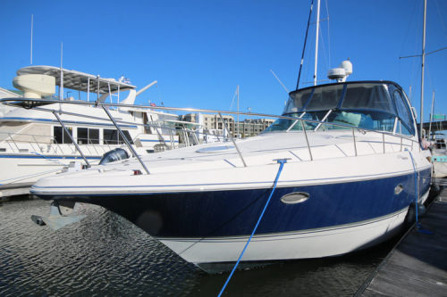 2004 Cruisers Yachts 370