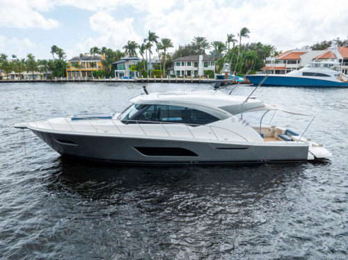 2022 Riviera Cruiser 575 Suv