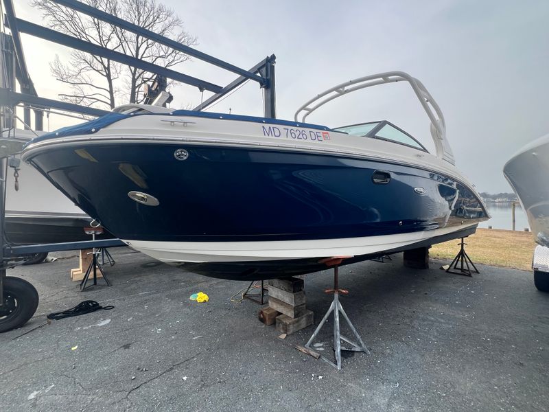 2019 Sea Ray Sundeck 270