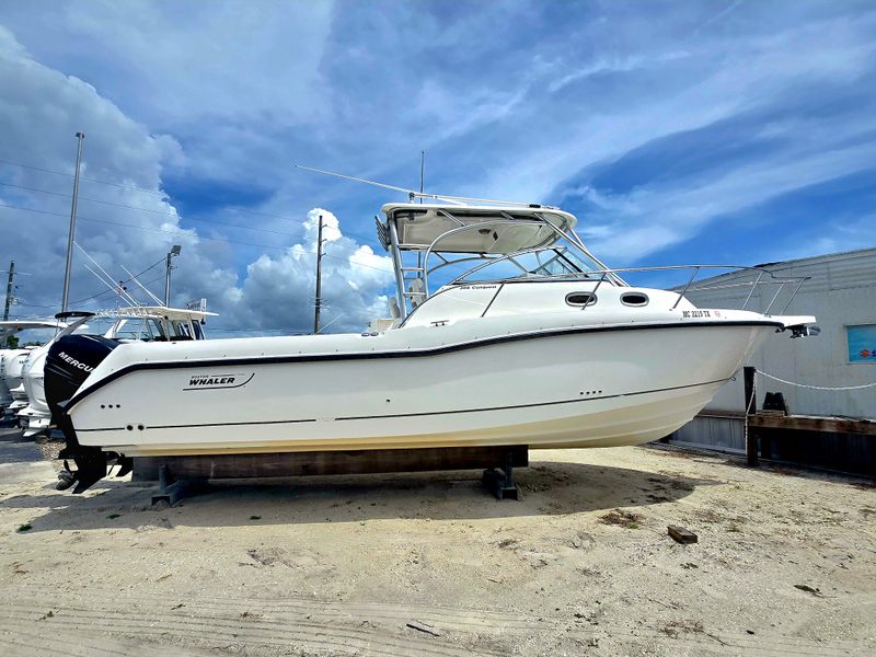 2007 Boston Whaler 305 Conquest
