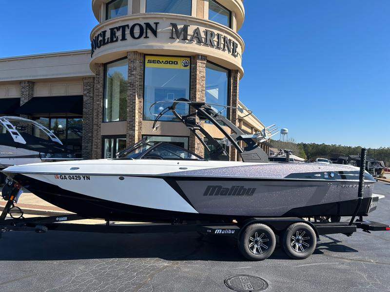 2017 Malibu Wakesetter 25 LSV