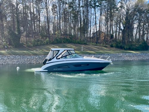 2021 Regal 33 Express